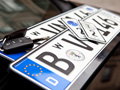 Wechselkennzeichen – Ein Nummerschild für 2 Fahrzeuge?